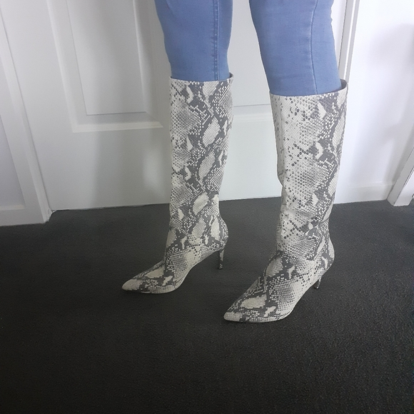 Bnwt Steve Madden sz 9 snake boots - Picture 8 of 8